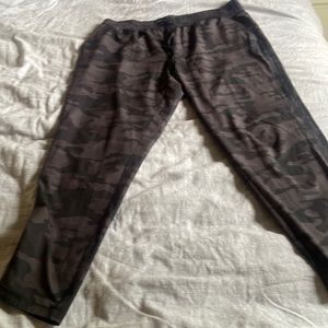 Gap fit Large Camo joggers